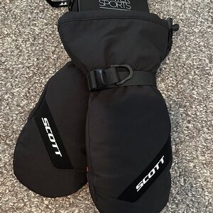 NWT Scott Black Winter Mittens for snow sports and warmth.Super warm! Size Small